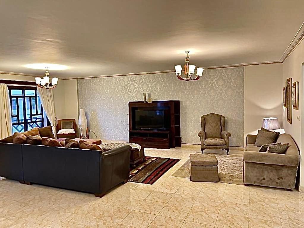 Luxurious 3 Bedroom Rustic Apartment Overlooking Huge Garden - For Families And Couples Kairo Eksteriør bilde