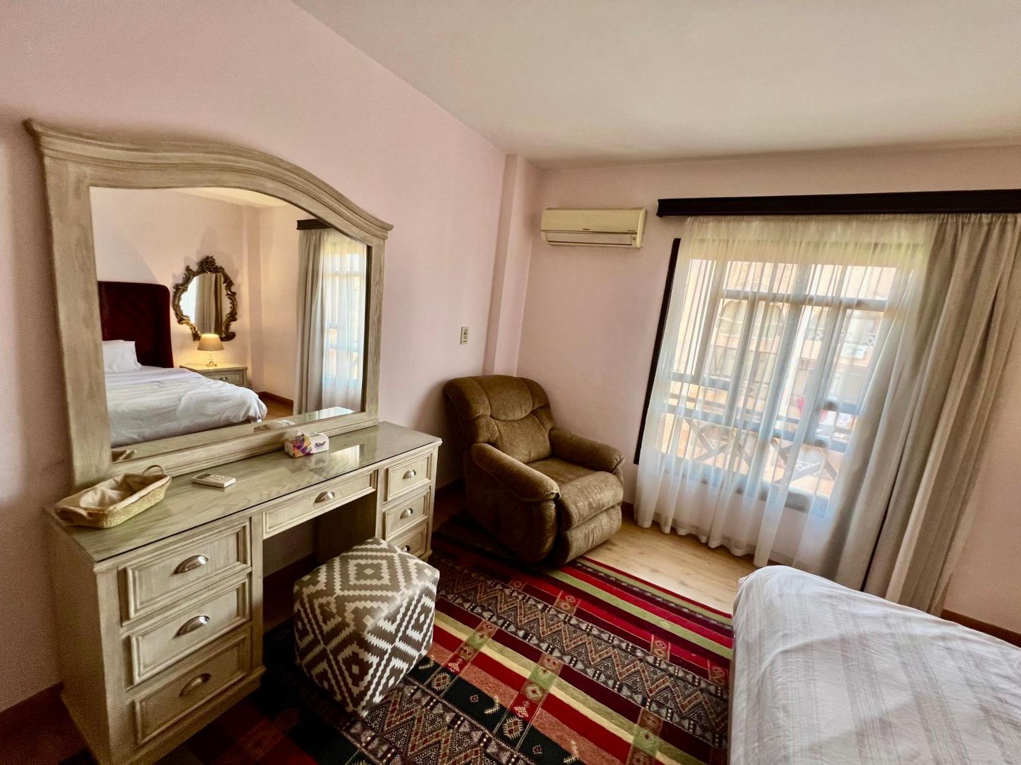 Luxurious 3 Bedroom Rustic Apartment Overlooking Huge Garden - For Families And Couples Kairo Eksteriør bilde